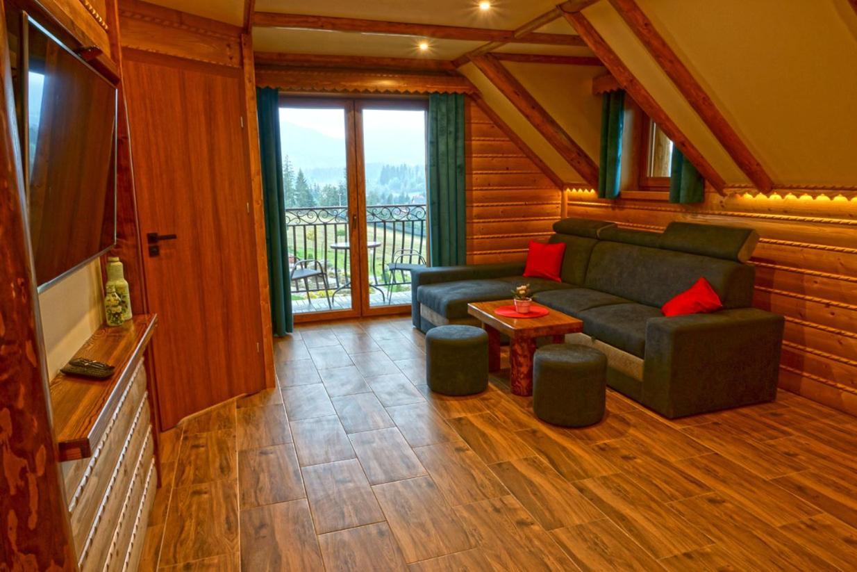 Apartamenty Zloty Gron อิสเตบนา ภายนอก รูปภาพ