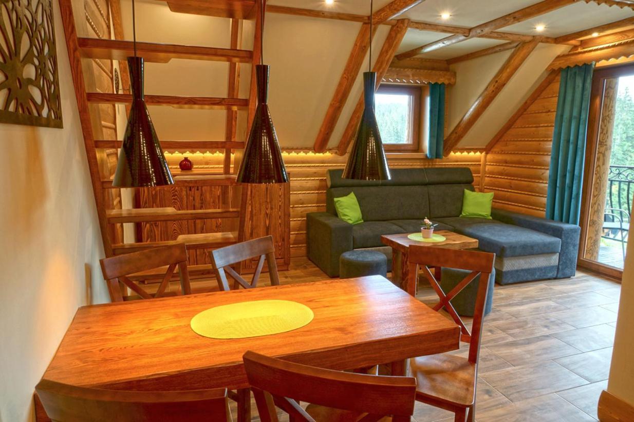 Apartamenty Zloty Gron อิสเตบนา ภายนอก รูปภาพ