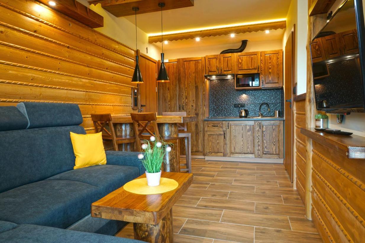 Apartamenty Zloty Gron อิสเตบนา ภายนอก รูปภาพ