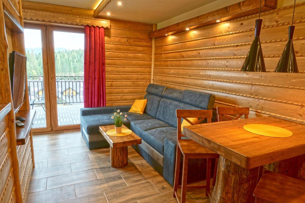 Apartamenty Zloty Gron อิสเตบนา ภายนอก รูปภาพ