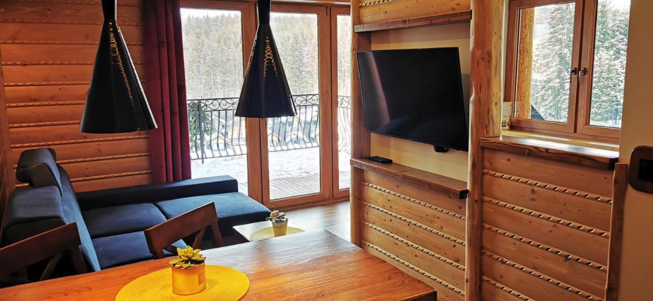 Apartamenty Zloty Gron อิสเตบนา ภายนอก รูปภาพ