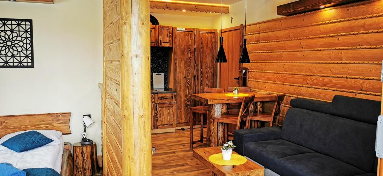 Apartamenty Zloty Gron อิสเตบนา ภายนอก รูปภาพ