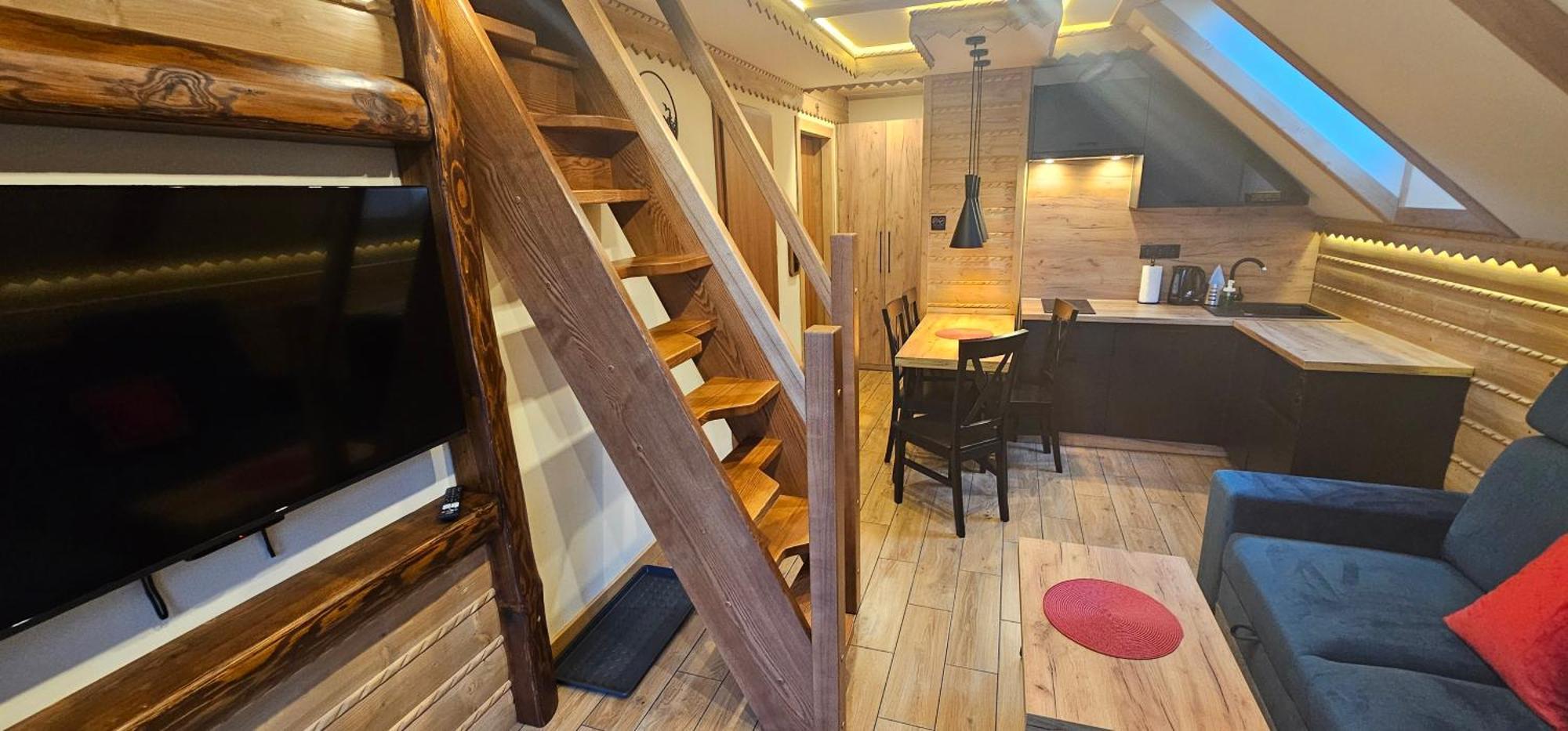 Apartamenty Zloty Gron อิสเตบนา ภายนอก รูปภาพ