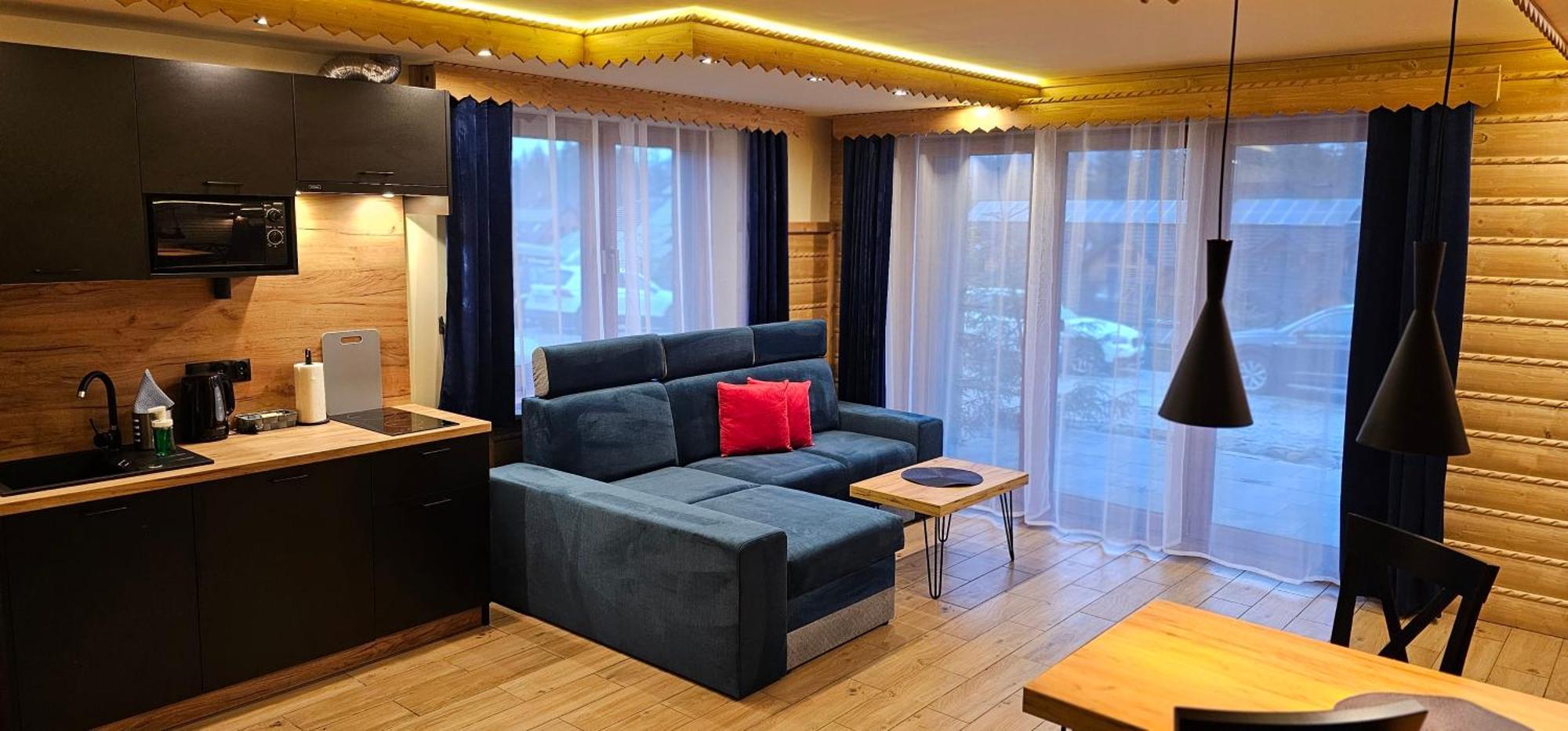 Apartamenty Zloty Gron อิสเตบนา ภายนอก รูปภาพ