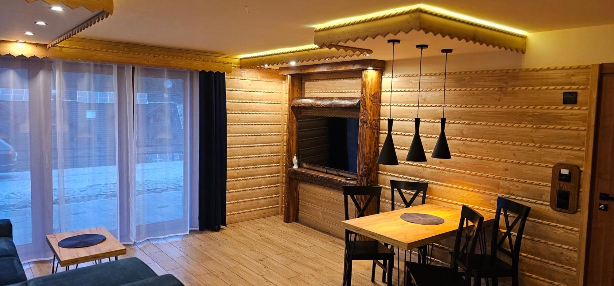 Apartamenty Zloty Gron อิสเตบนา ภายนอก รูปภาพ