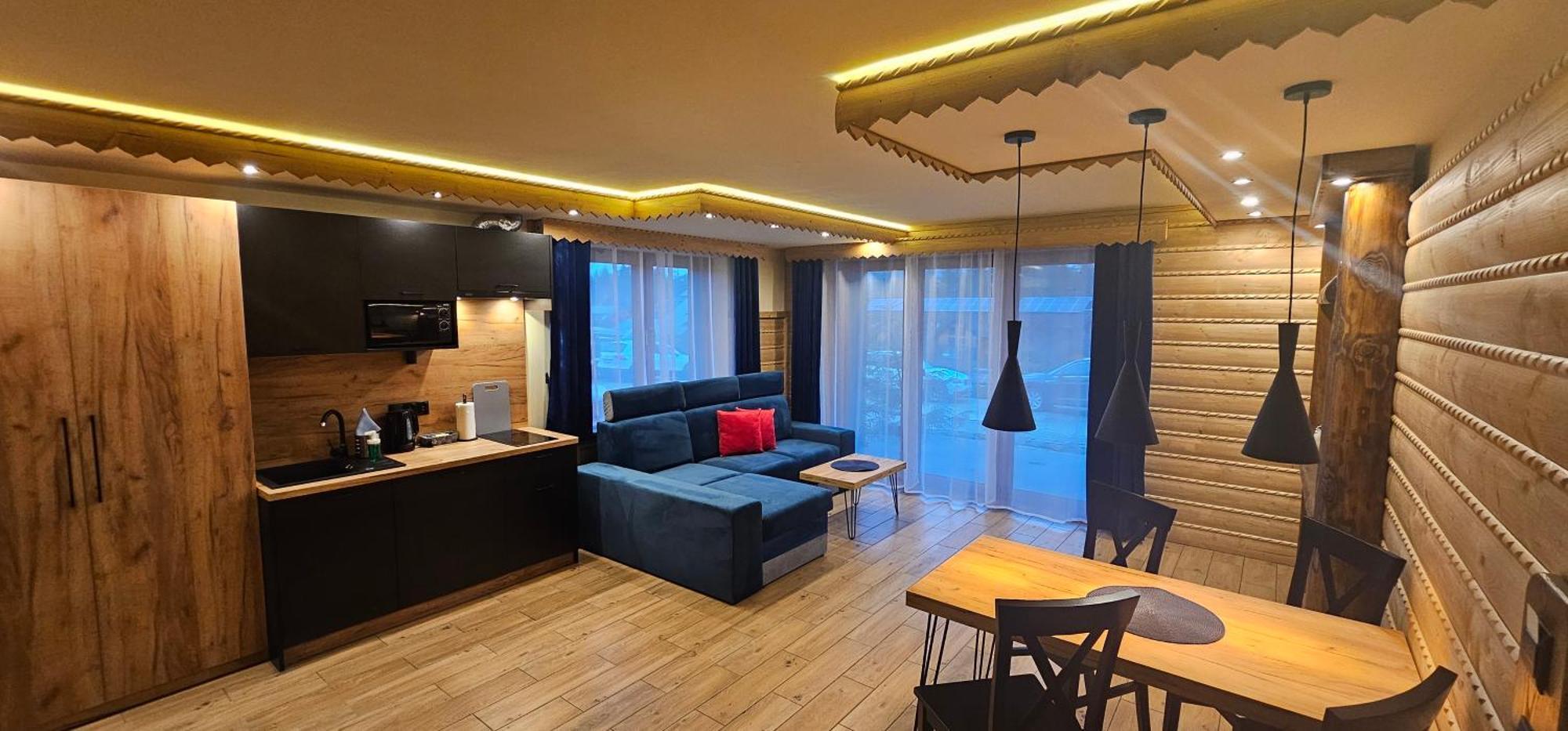 Apartamenty Zloty Gron อิสเตบนา ภายนอก รูปภาพ