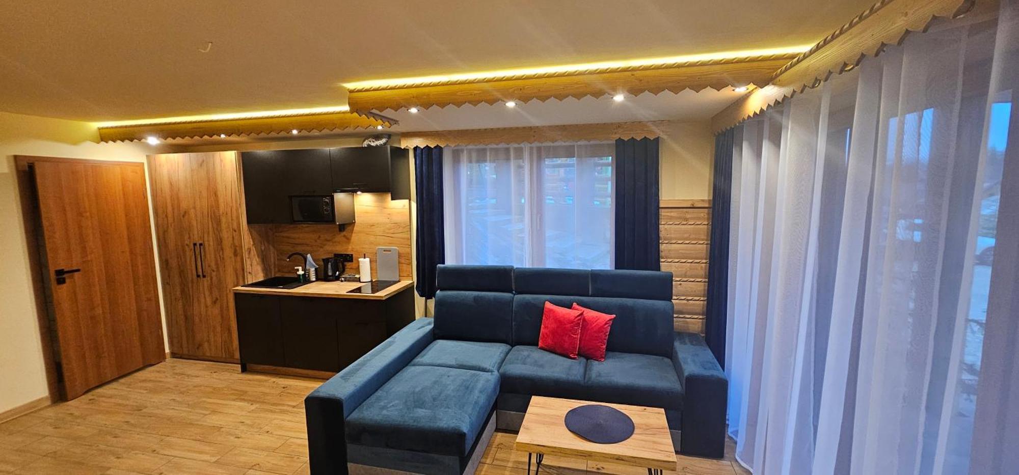 Apartamenty Zloty Gron อิสเตบนา ภายนอก รูปภาพ